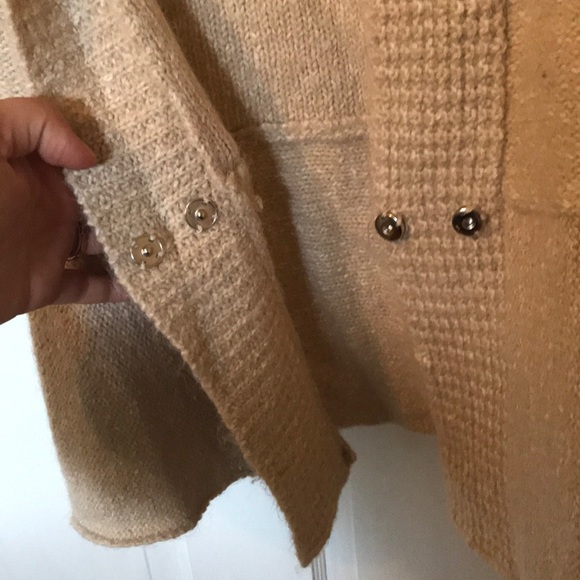 Beautiful Cream Knit Snap Close Cardigan - Picture 4 of 6